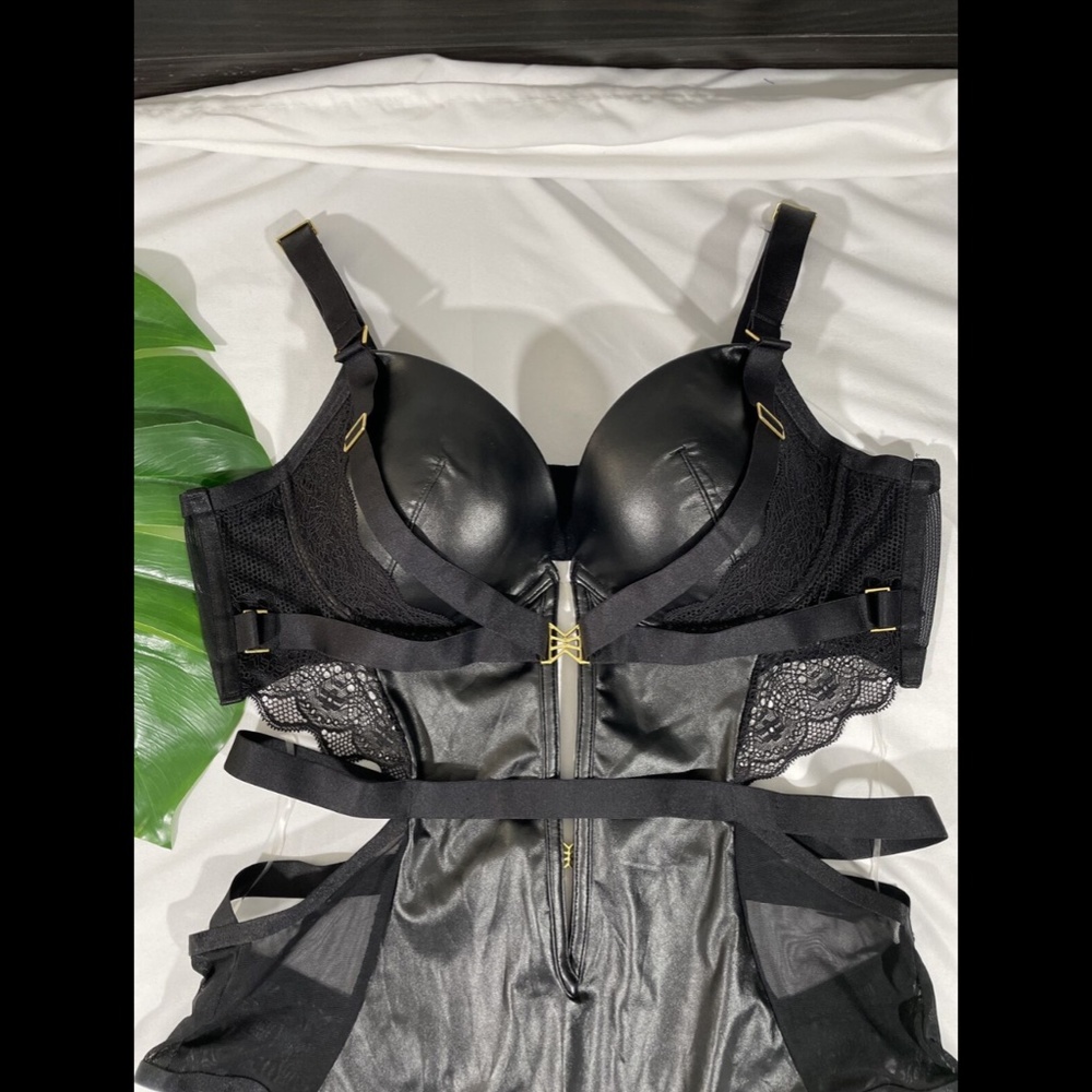 NEW Ann Summers [ 12-14 B/C ] Bibiana Faux Leather teddy Bodysuit w Garter Strap - Picture 4 of 12